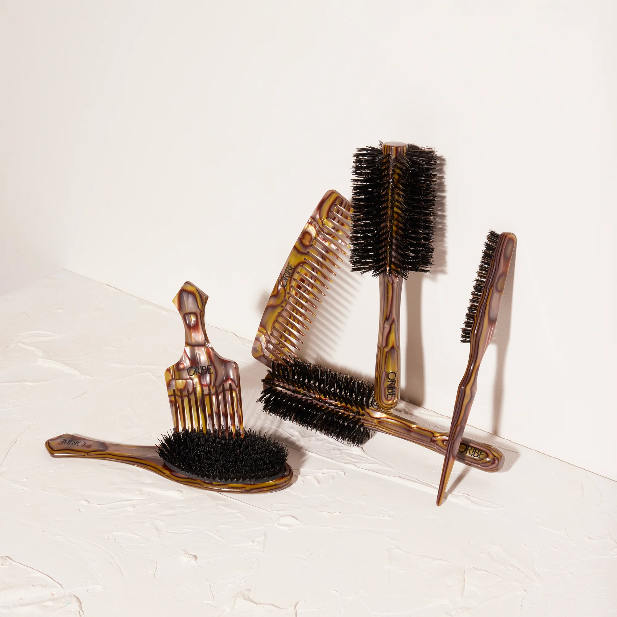 Italian Resin Large Round Brush - Image 3